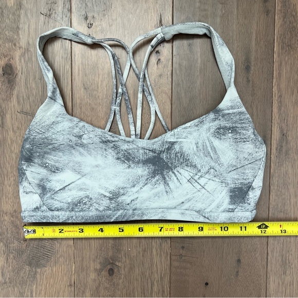 Lululemon Free to be Zen Bra - Picture 5 of 7